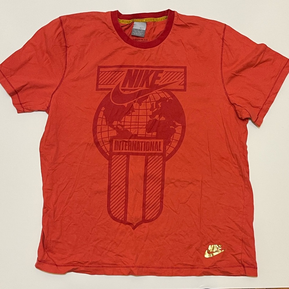 NIKE INTERNATIONAL t shirt men’s large @B2